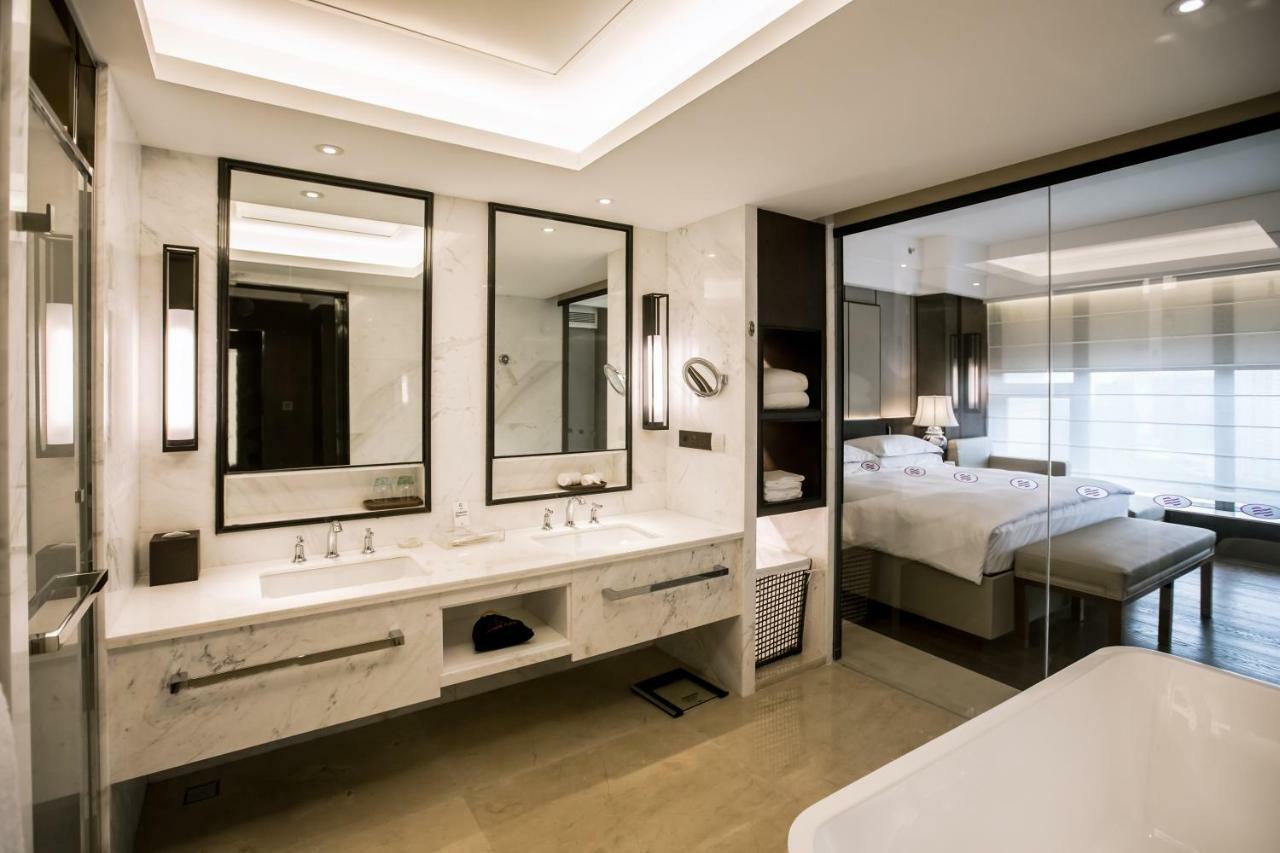 Crowne Plaza Zhanjiang Kang Yi, An Ihg Hotel Eksteriør bilde